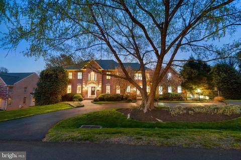 1215 Chadsworth Ct, Mclean, VA 22102