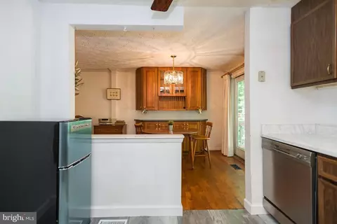 8482 Magic Tree Ct, Springfield, VA 22153 photo 35