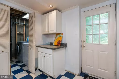 8482 Magic Tree Ct, Springfield, VA 22153 photo 30