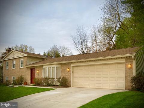 1802 Saint Roman Dr, Vienna, VA 22182