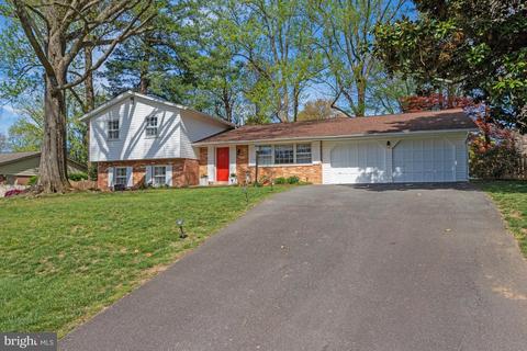 2516 Lakevale Dr, Vienna, VA 22181