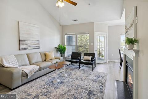 4139 Fountainside Ln #304-F, Fairfax, VA 22030