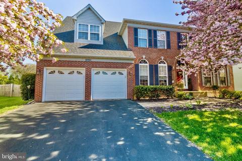 8901 Mountain Ash Dr, Springfield, VA 22153