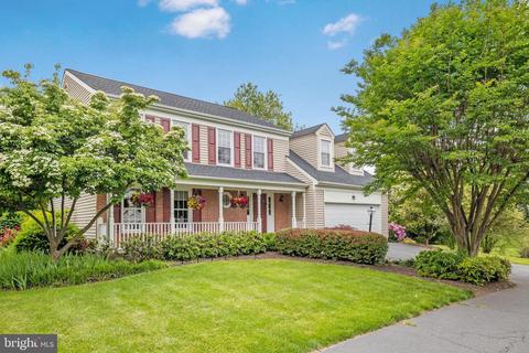 13160 New Parkland Dr, Herndon, VA 20171
