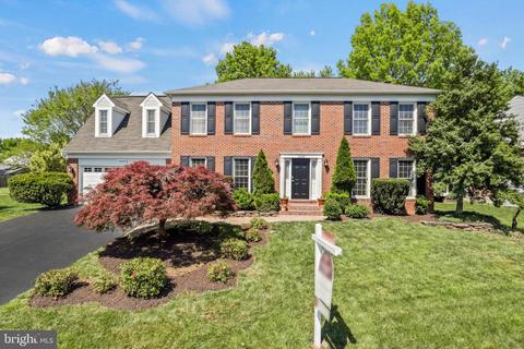 13116 Bradley Farm Dr, Herndon, VA 20171