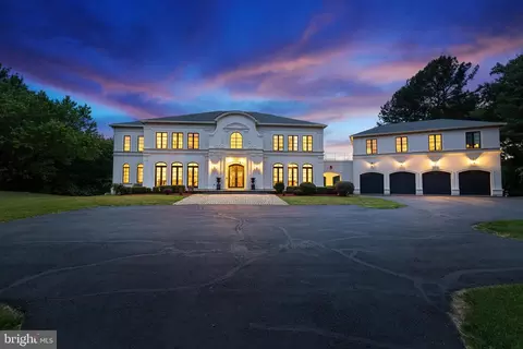 11642 Blue Ridge Ln, Great Falls, VA 22066