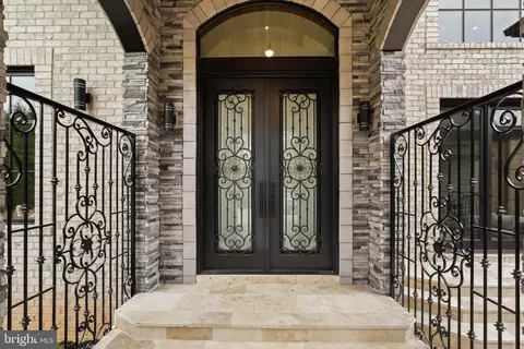 7227 Westerly Ln, Mclean, VA 22101 photo 4