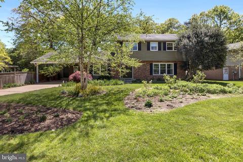 4201 Webster Ct, Annandale, VA 22003