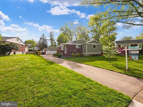 6917 Kingwood Dr, Falls Church, VA 22042