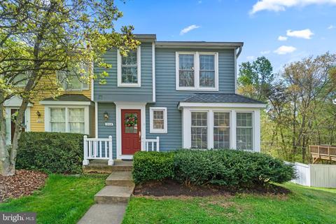 1535 Twisted Oak Dr, Reston, VA 20194