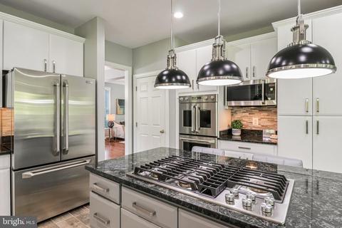 8101 Chars Landing Ct, Springfield, VA 22153 photo 17