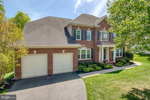 8101 Chars Landing Ct, Springfield, VA 22153 photo 4