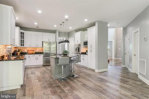 8101 Chars Landing Ct, Springfield, VA 22153 photo 13