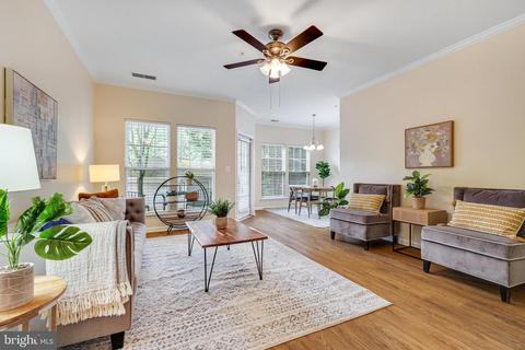 1515 N Point Dr #02-0102, Reston, VA 20194