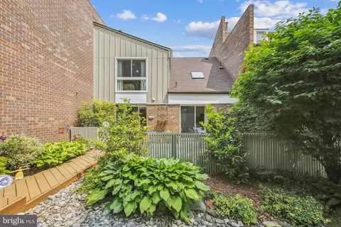 11436 Links Dr, Reston, VA 20190 photo 36