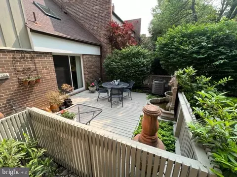 11436 Links Dr, Reston, VA 20190 photo 35