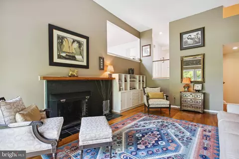 11436 Links Dr, Reston, VA 20190 photo 13