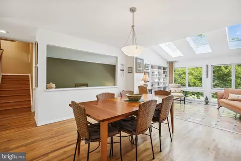 11436 Links Dr, Reston, VA 20190 photo 8