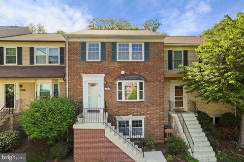 8607 Raglan Rd, Vienna, VA 22182