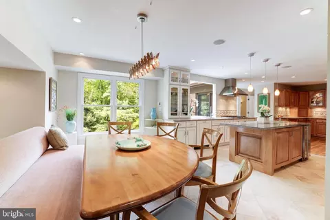 8428 Holly Leaf Dr, Mclean, VA 22102 photo 15