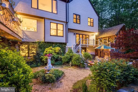 8428 Holly Leaf Dr, Mclean, VA 22102 photo 49