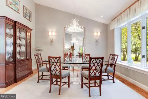 8428 Holly Leaf Dr, Mclean, VA 22102 photo 28