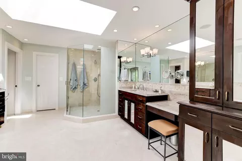 8428 Holly Leaf Dr, Mclean, VA 22102 photo 36