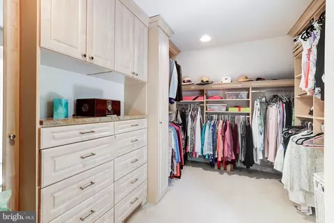 8428 Holly Leaf Dr, Mclean, VA 22102 photo 38