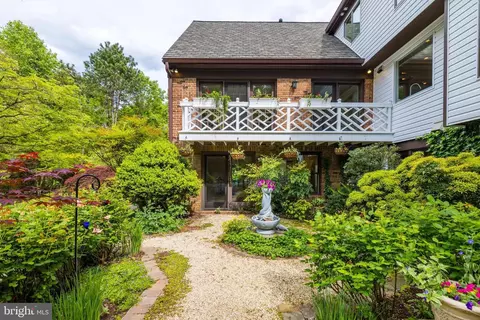 8428 Holly Leaf Dr, Mclean, VA 22102 photo 44
