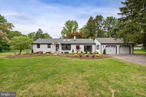755 Applewood Ln, Great Falls, VA 22066