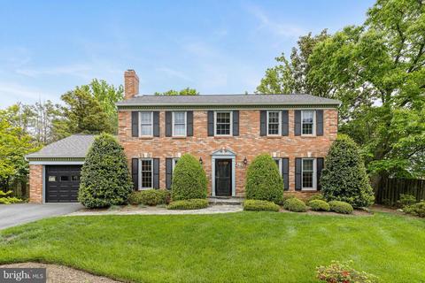 4118 Bennett Dr, Annandale, VA 22003