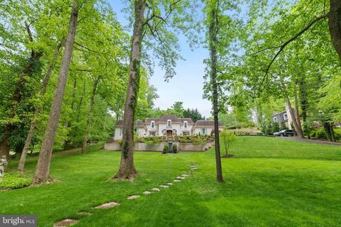 8751 Brook Rd, Mclean, VA 22102