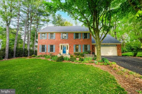 11431 Meath Dr, Fairfax, VA 22030