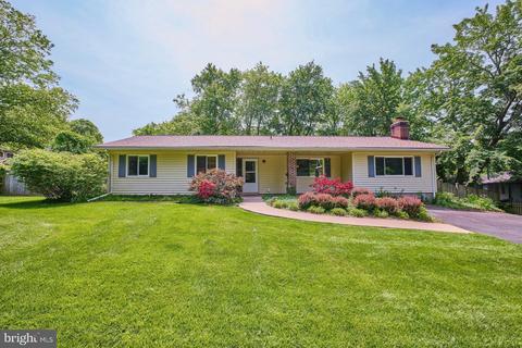 903 3rd St, Herndon, VA 20170