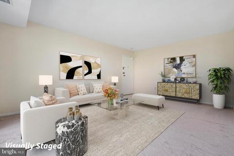 7324 Lee Hwy #204, Falls Church, VA 22046