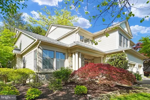 9968 Stone Vale Dr, Vienna, VA 22181