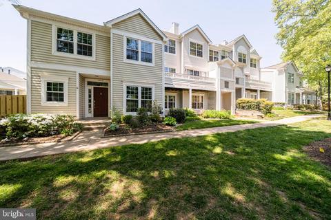 14417 Fallscliff Ln #14, Centreville, VA 20120