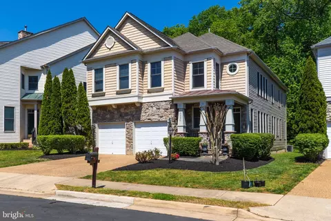 5640 Tower Hill Cir, Alexandria, VA 22315