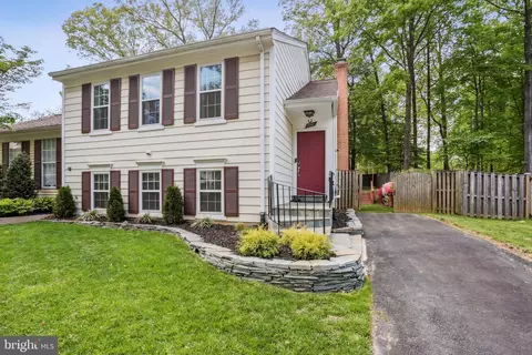 9991 Hemlock Woods Ln, Burke, VA 22015