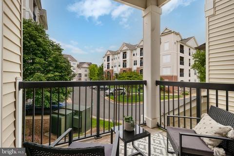11345 Aristotle Dr #6-208, Fairfax, VA 22030