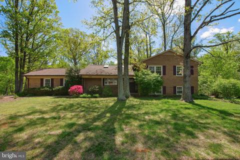 3386 Hickory Hills Dr, Oakton, VA 22124