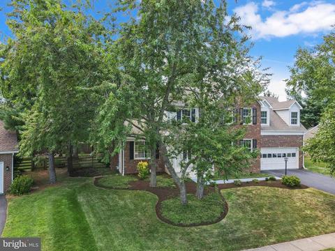 3602 Canoe Birch Ct, Fairfax, VA 22033