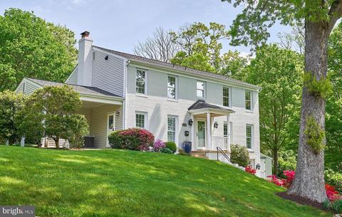 2333 N Oak St, Falls Church, VA 22046