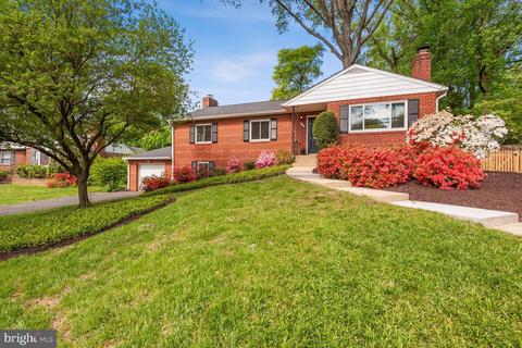 3146 Patrick Henry Dr, Falls Church, VA 22044