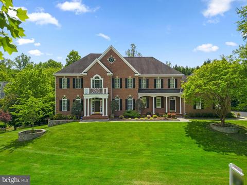 10511 Wynfield Woods Dr, Great Falls, VA 22066