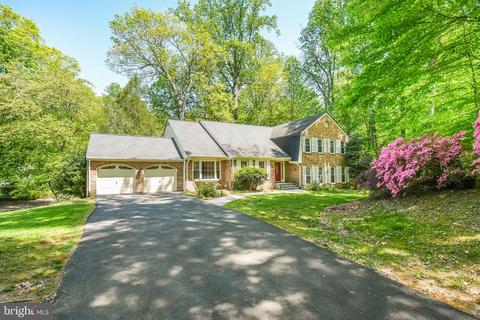 6034 Makely Dr, Fairfax Station, VA 22039