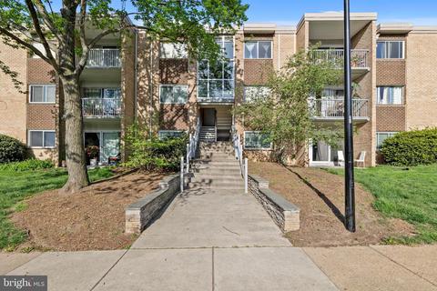 2902 Kings Chapel Rd #13/11, Falls Church, VA 22042