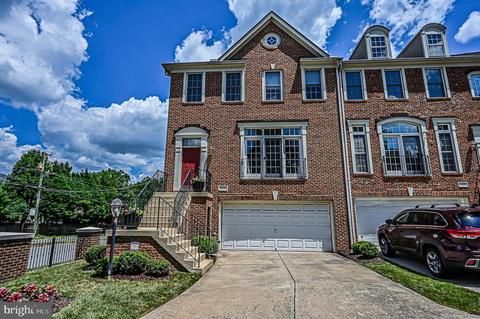 10005 Blake Ln, Oakton, VA 22124