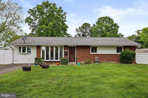 4910 Silo Rd, Alexandria, VA 22310
