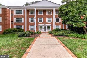 7680 Tremayne Pl #110, Mclean, VA 22102